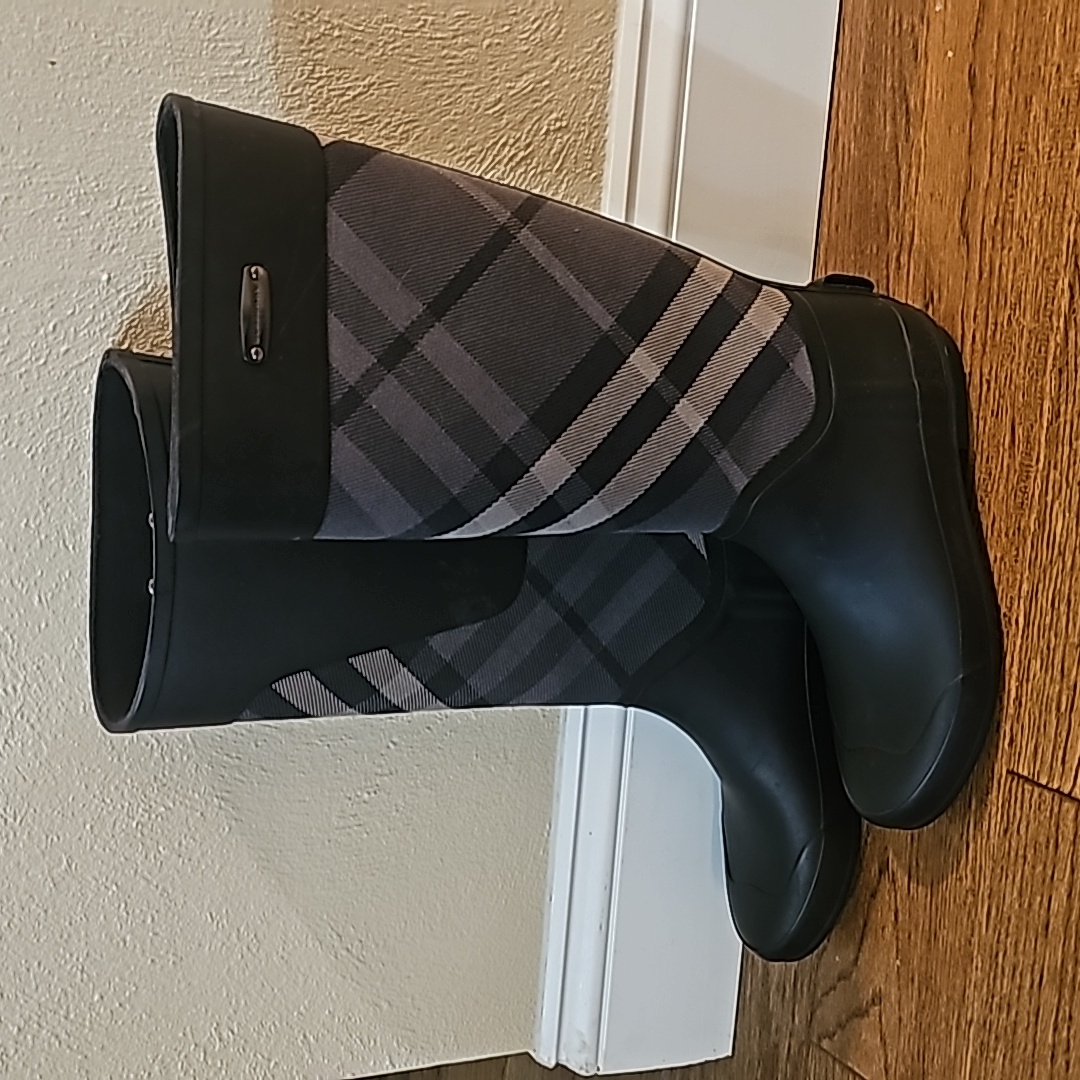 Burberry Rain Boots Signature Check